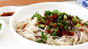 EASY Chinese Noodles |10 Minutes or LESS |简单葱油面