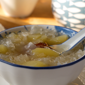 Chinese Snow Fungus with Apple Dessert Soup Recipe