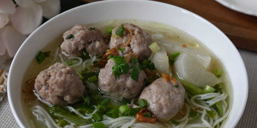 Daikon Radish and Meatball Soup - Hearty Wholesome Meal; Chinese Recipes