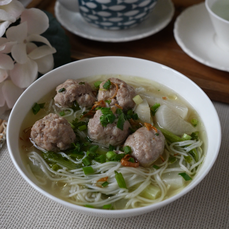 Daikon Radish and Meatball Soup - Hearty Wholesome Meal; Chinese Recipes