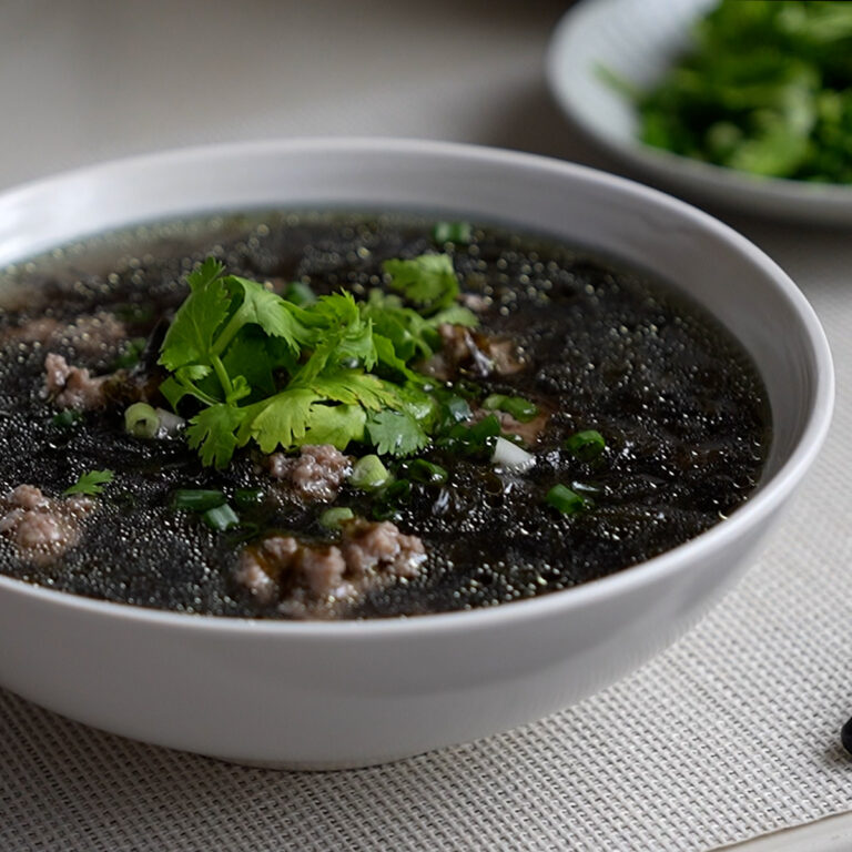 Chinese Seaweed Soup with Minced Pork