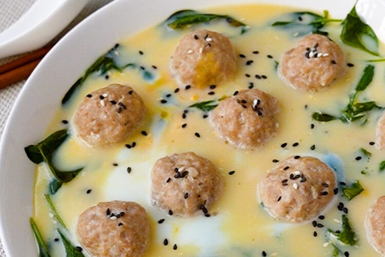 Steamed Meatballs with Spinach
