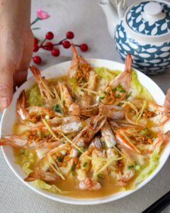 Steamed Prawns on Egg White with Crispy Garlic